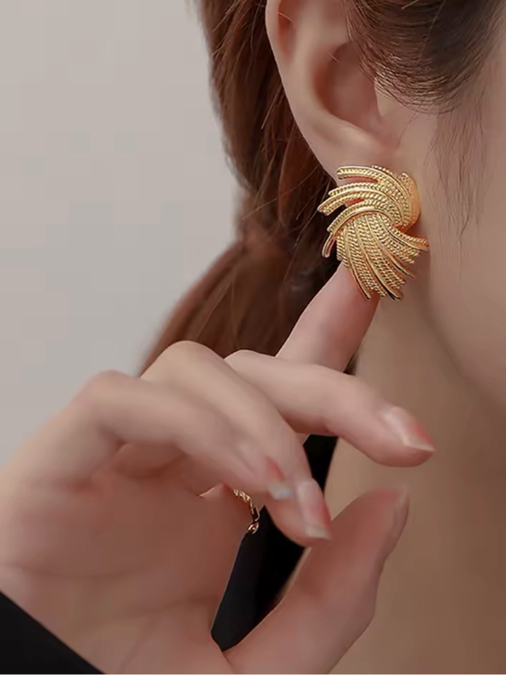 Gold Fan-Style Statement Earrings - Elegant Women Jewelry